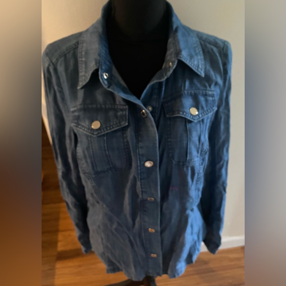 White House Black Market NWT Size Small Denim Snap Closure Women's Jacket/Shirt - Picture 3 of 11